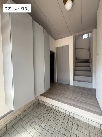 【玄関】 | 川島町八幡1丁目　中古住宅   | 現地(2026年9月撮影)