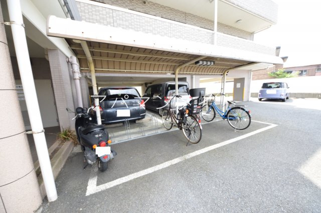 【その他共用部分】 | ウエストヴィレッジ | 駐輪スペース