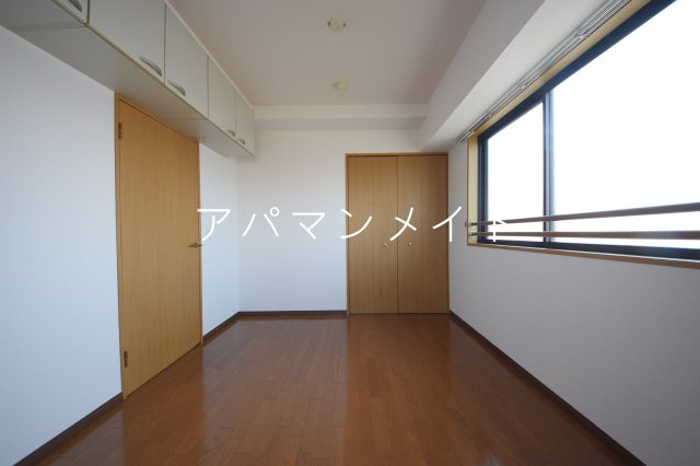 【寝室】 | ウエストヴィレッジ | 使い勝手のいい寝室です