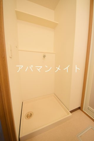 【設備】 | ウエストヴィレッジ | 室内洗濯機置場です
