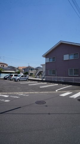 コーポ若枝の駐車場