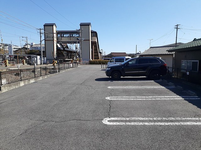 メゾンアブリコの駐車場
