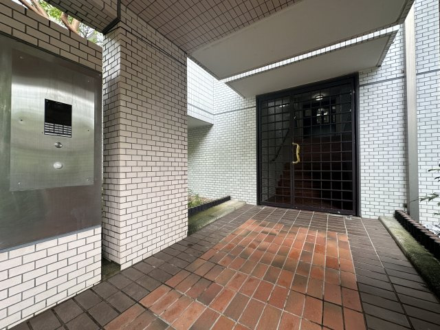 ニューシティ東戸塚パークヒルズH棟のエントランス|オートロックで防犯面良好です。