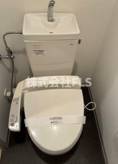 中央区日本橋本町１丁目の賃貸マンションのトイレ