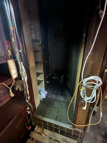桃谷店舗の玄関