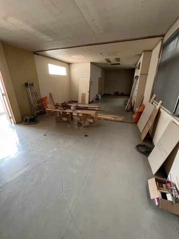 大阪市西区境川２丁目の倉庫のロビー