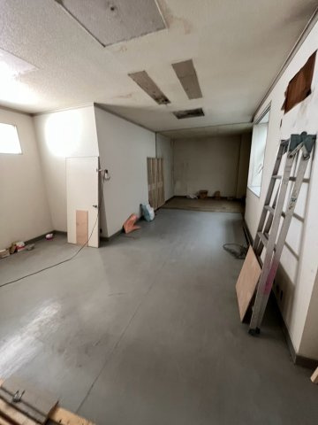大阪市西区境川２丁目の倉庫のロビー