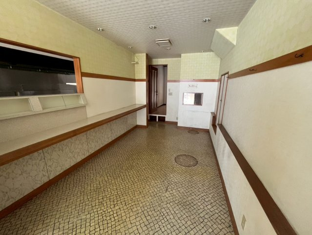 大阪市天王寺区松ケ鼻町の店舗事務所