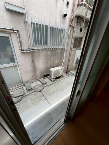 大阪市西区九条南３丁目の店舗事務所のバルコニー