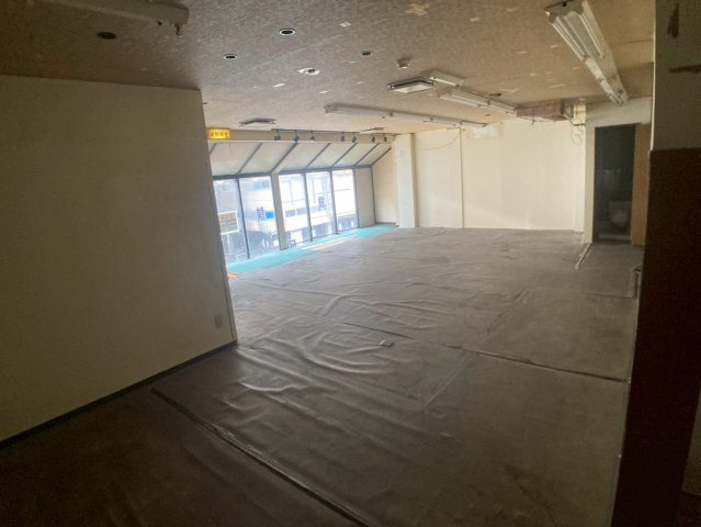 東大阪市足代新町の店舗事務所のロビー