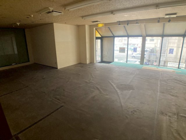 東大阪市足代新町の店舗事務所のロビー
