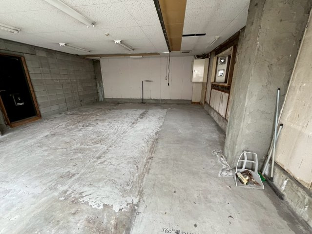 大阪市生野区巽中１丁目の店舗事務所の駐車場
