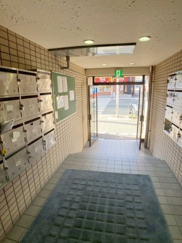 大阪市東淀川区菅原４丁目の倉庫のエントランス