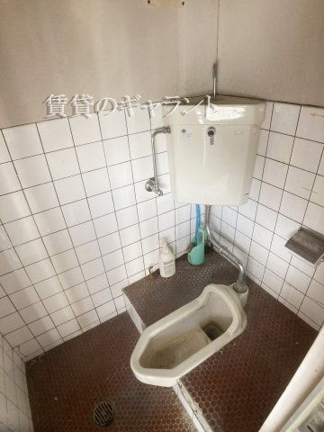大阪市東淀川区菅原４丁目の倉庫のトイレ
