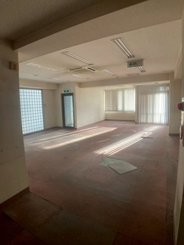 大阪市西成区岸里３丁目の店舗事務所の洋室