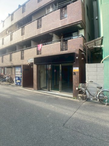 シャトー京橋の駐車場