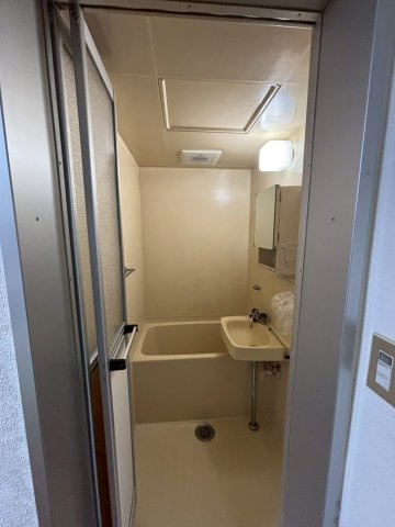 大阪市中央区島之内２丁目の店舗事務所の玄関
