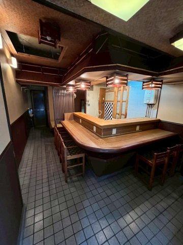 大阪市生野区新今里２丁目の店舗一部のロビー