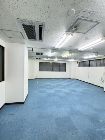 大阪市中央区和泉町１丁目の事務所のロビー