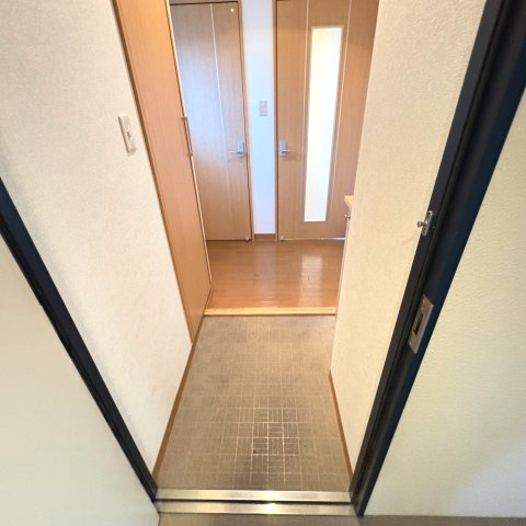 プロヴァンス中島の玄関