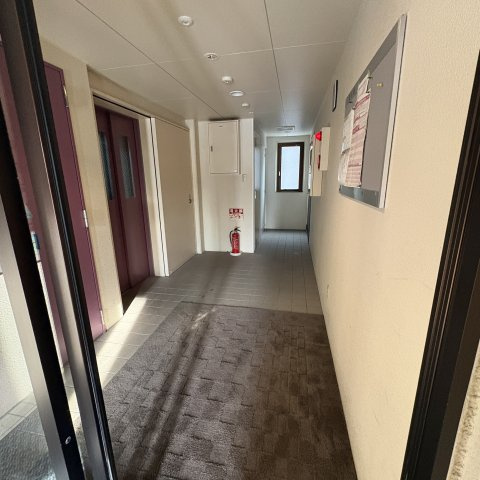 プロヴァンス中島のエントランス