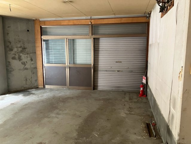 大阪市中央区上町１丁目の店舗事務所の駐車場