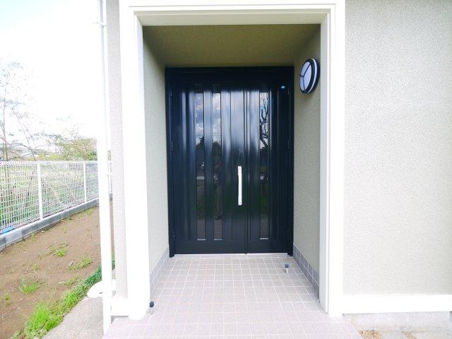 長生郡白子町幸治　中古戸建の玄関|内外装リフォーム済み令和7年3月 敷地約144坪３SLDK 駐車4台可 海まで直進距離で約500m