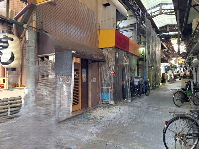 大阪市生野区鶴橋２丁目の店舗一部の外観