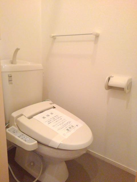 サクラスクエア　イ－ストのトイレ|ゆったりとした空間のトイレです