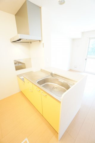 【キッチン】 | スプリングフォレスト B | ※同物件・反転タイプの写真です。
