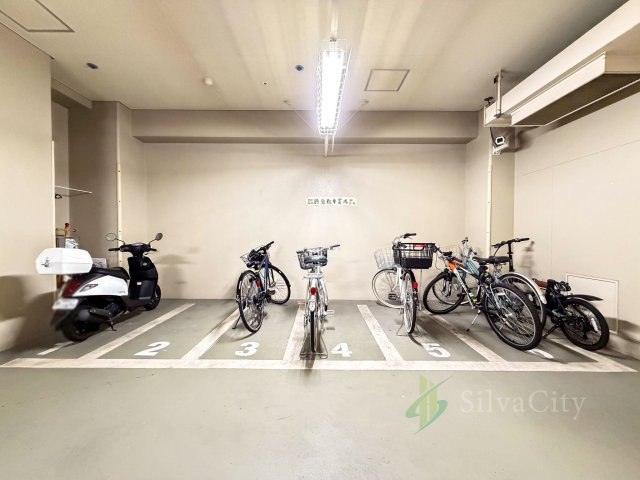 ライオンズマンション弦巻グランフォートの駐輪場