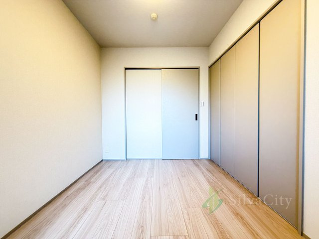 ライオンズマンション弦巻グランフォートの洋室