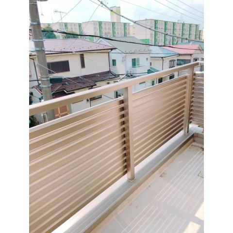 ジュネスⅢ のバルコニー