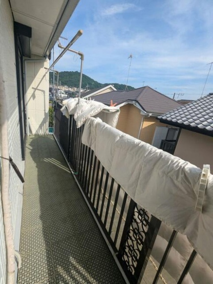 【バルコニー】 | 洗濯物や布団もたっぷり干せる広々バルコニー◎