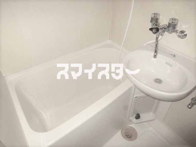 アレイタチヒ３号棟の浴室