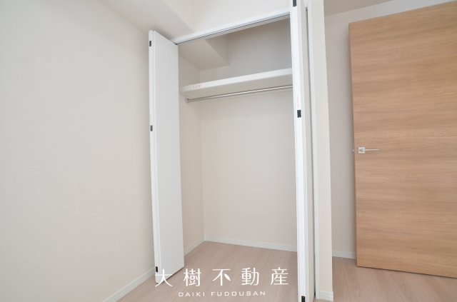 【洋室】 | ヴィザージュ海老名　3階3LDKリフォーム済み【仲介手数料無料】 | 洋室1（6.2帖）クローゼット