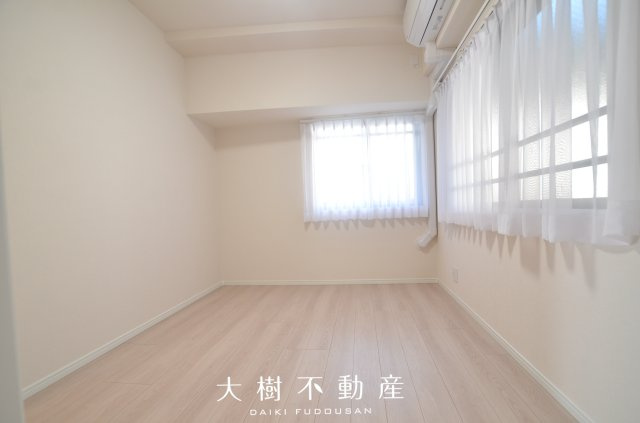 【洋室】 | ヴィザージュ海老名　3階3LDKリフォーム済み【仲介手数料無料】 | 洋室2（6.0帖）