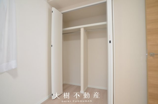 【洋室】 | ヴィザージュ海老名　3階3LDKリフォーム済み【仲介手数料無料】 | 洋室2（6.0帖）クローゼット
