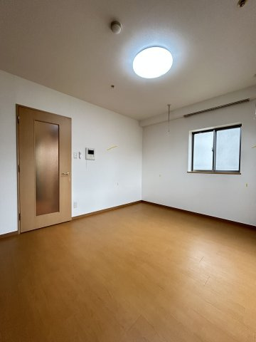 ディナスティ堺筋本町の洋室