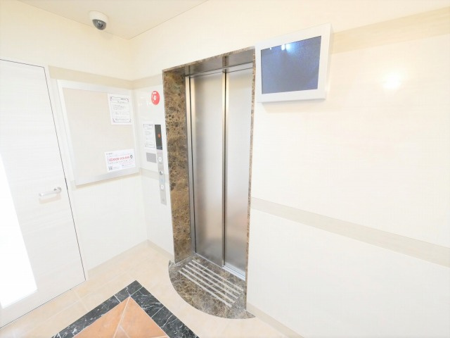 Luxe天神橋のエントランス