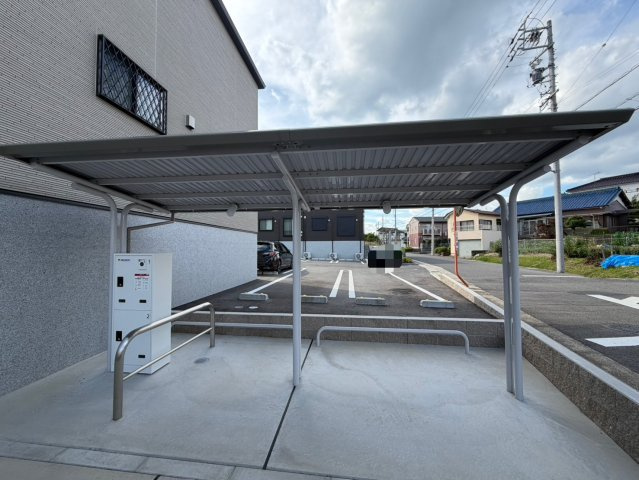 アイレ北山２の駐車場