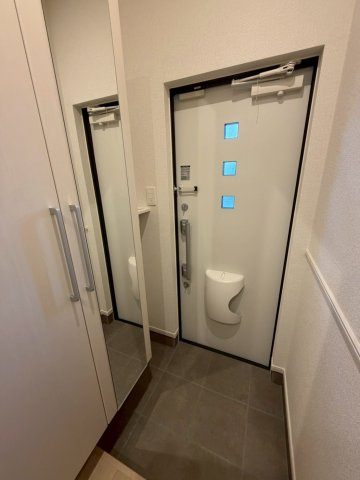 アイレ北山２の玄関