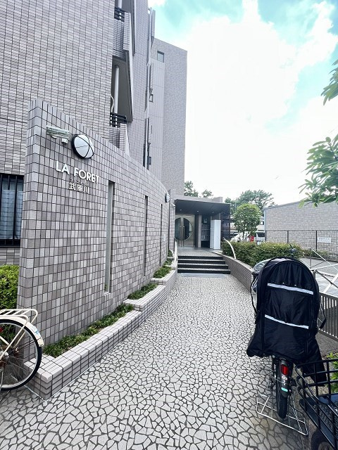 尼崎市大島１丁目の賃貸マンションのエントランス