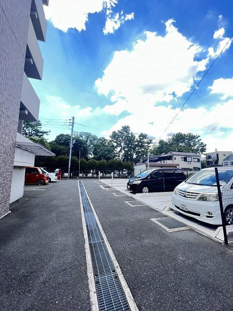 ラ・フォーレ武庫川の駐車場