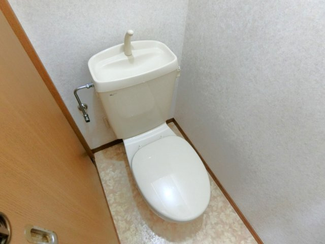 ファミール斎正のトイレ|室内は105号室のお写真になります。