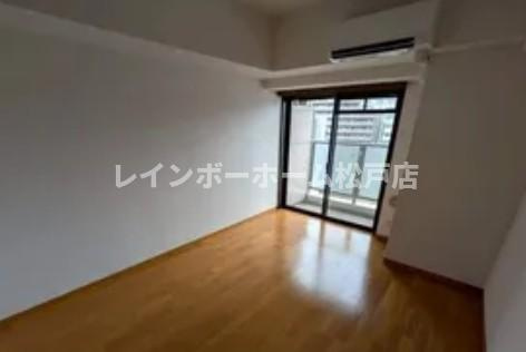 ラグジュアリーガーデン東松戸の居間・リビング|こちらの居間で趣味の時間をお楽しみください