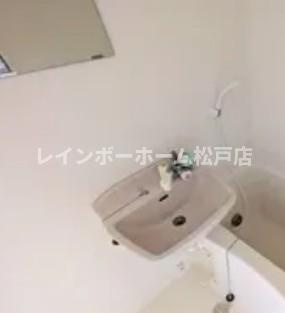 ラグジュアリーガーデン東松戸の洗面所|コンパクトで使いやすい洗面所