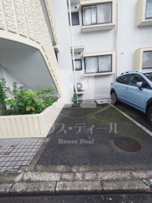 【駐車場】 | ブルジョン８ | 駐車場があります