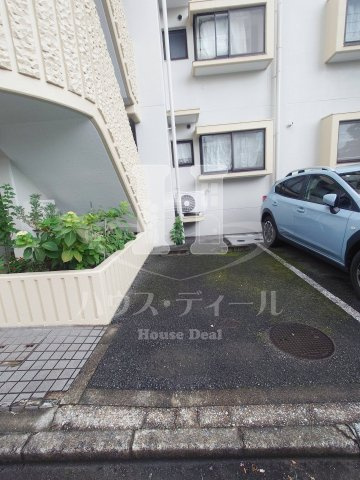 【駐車場】 | ブルジョン８ | 駐車場があります
