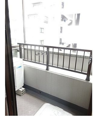 アムス馬喰町のバルコニー|外からの目が気にならないバルコニーで洗濯物が干せます
